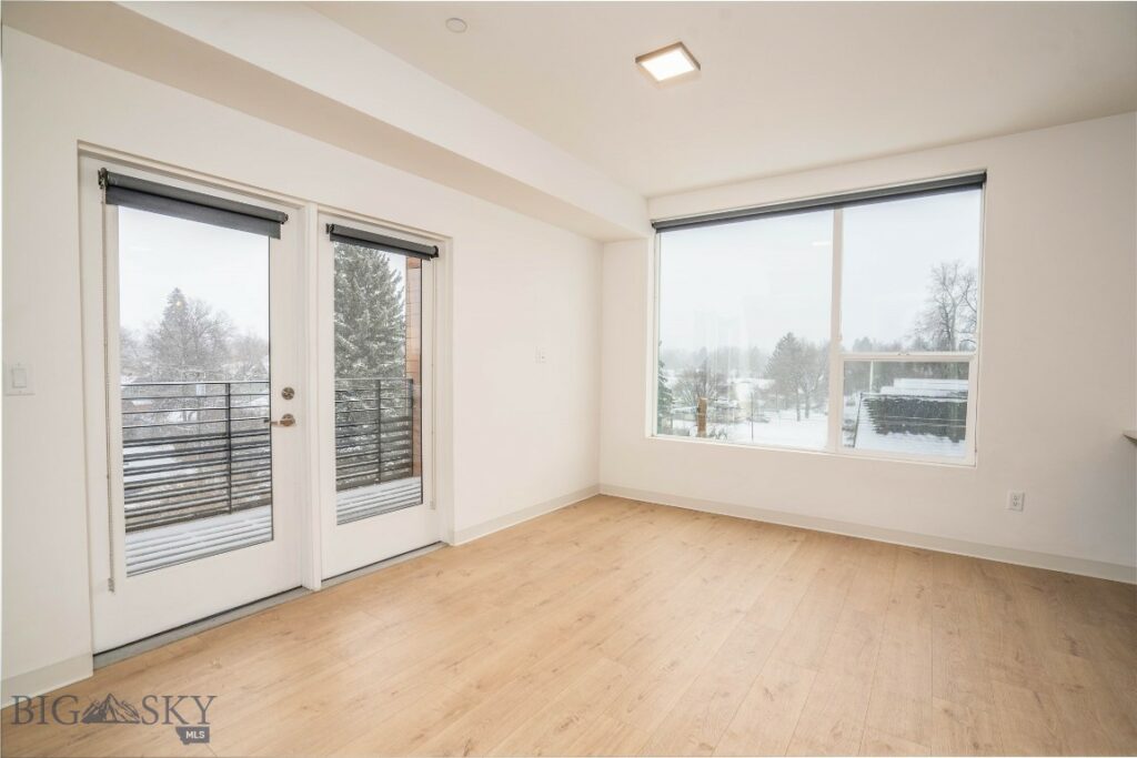718 W Babcock