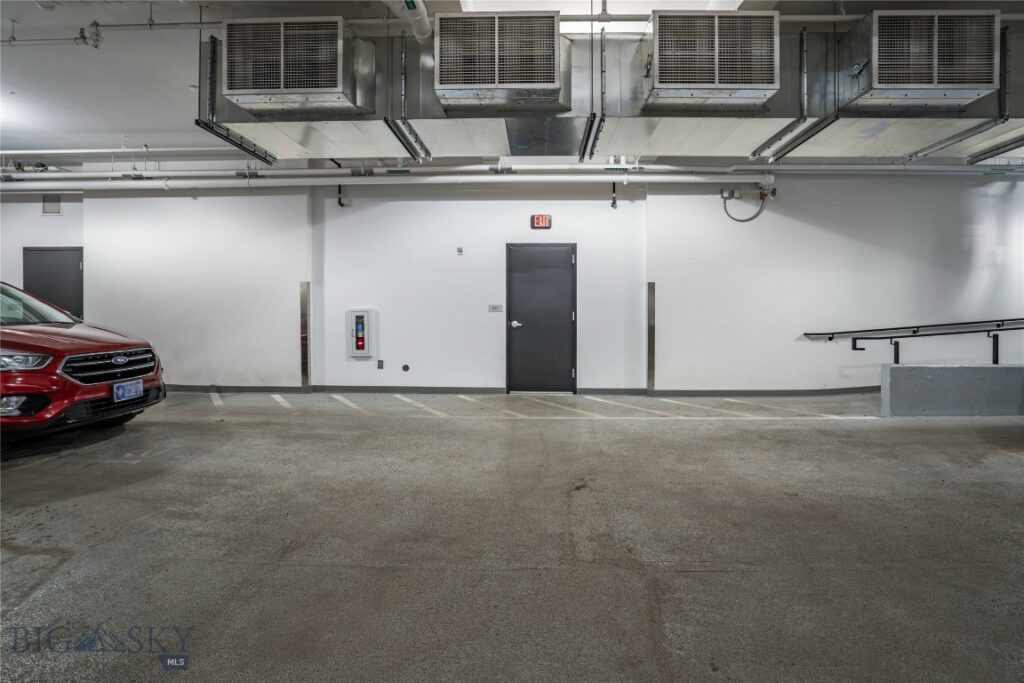 718 W Babcock