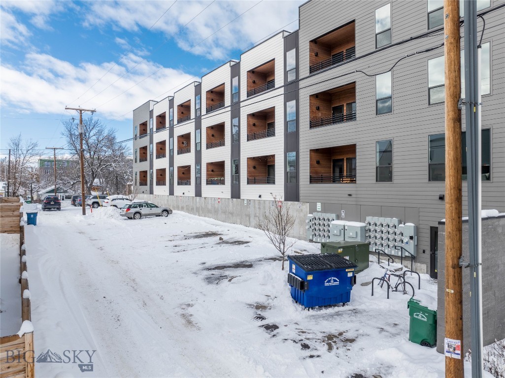718 W Babcock