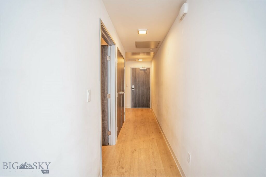 718 W Babcock