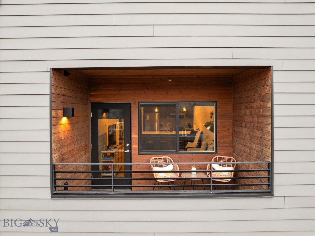 718 W Babcock Street