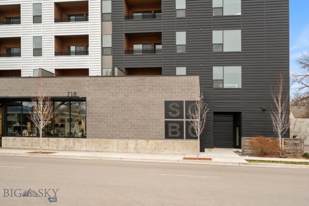 718 W Babcock Street