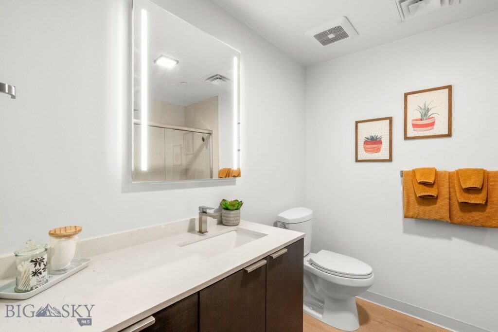 718 W Babcock Street