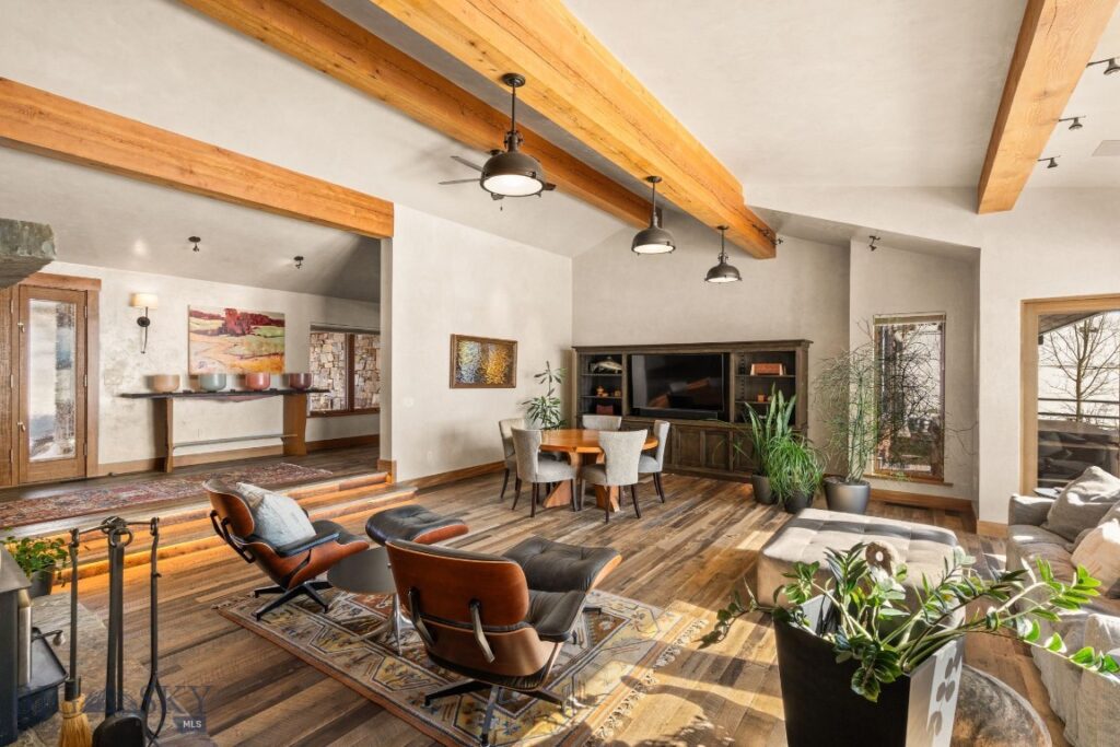 7180 Tepee Ridge Road