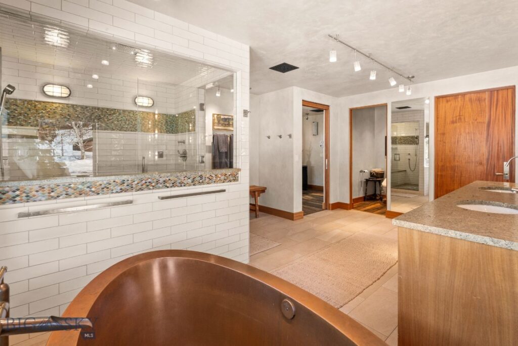 7180 Tepee Ridge Road