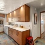 7180 Tepee Ridge Road