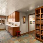 7180 Tepee Ridge Road