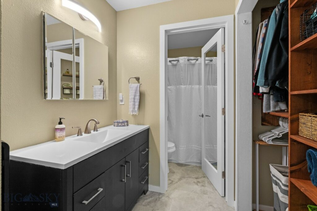 719 S Church Unit 8