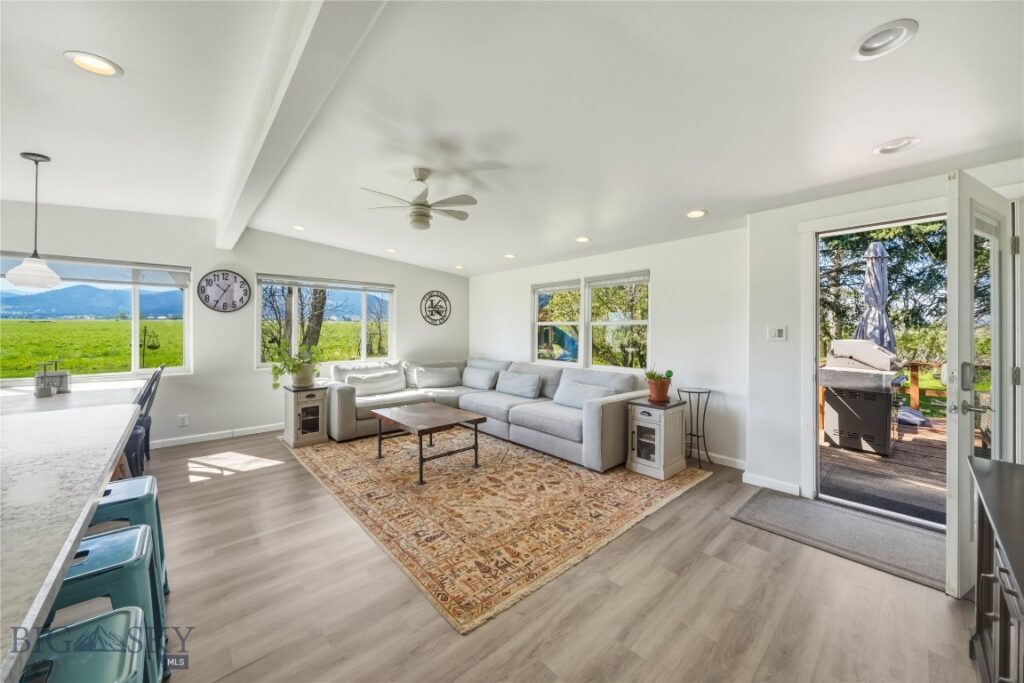 7340 Fowler Lane