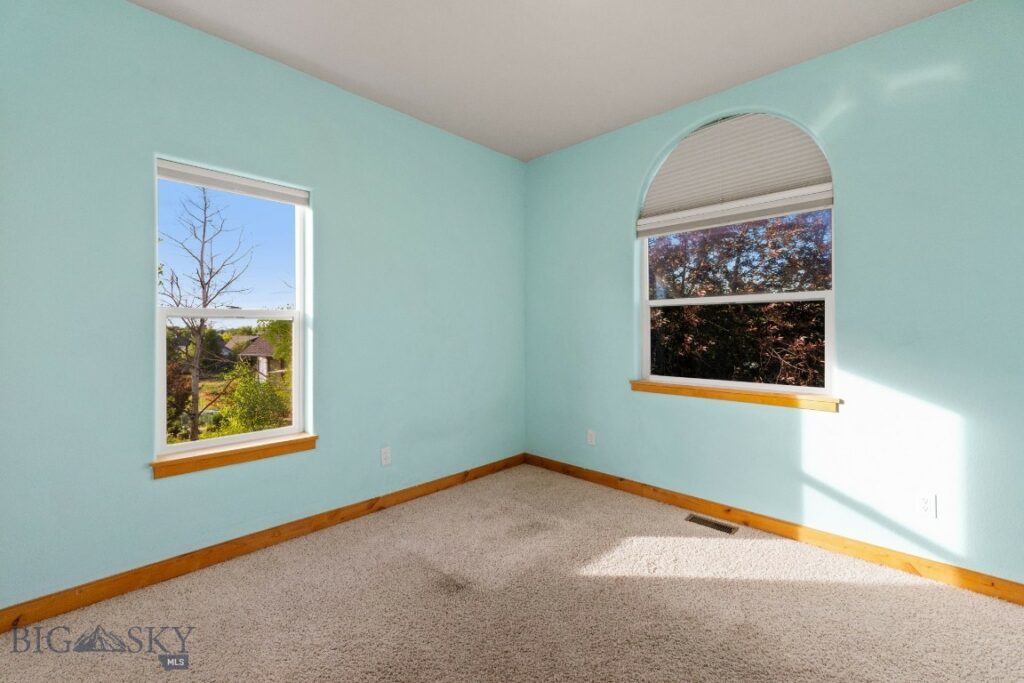74 W Clara Court