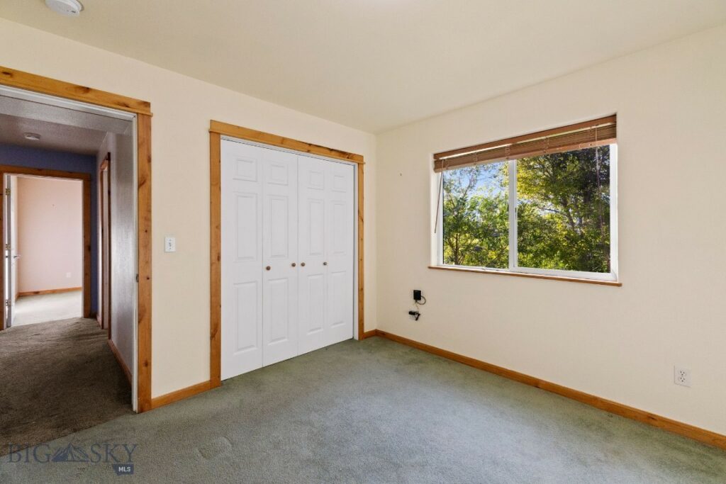 74 W Clara Court