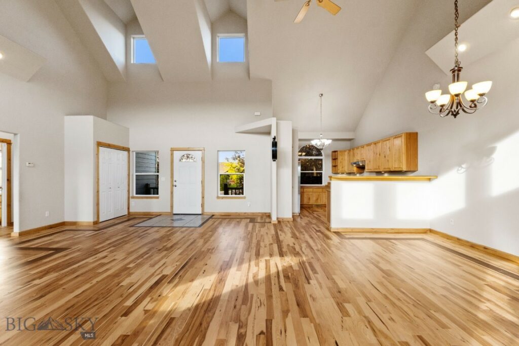 74 W Clara Court