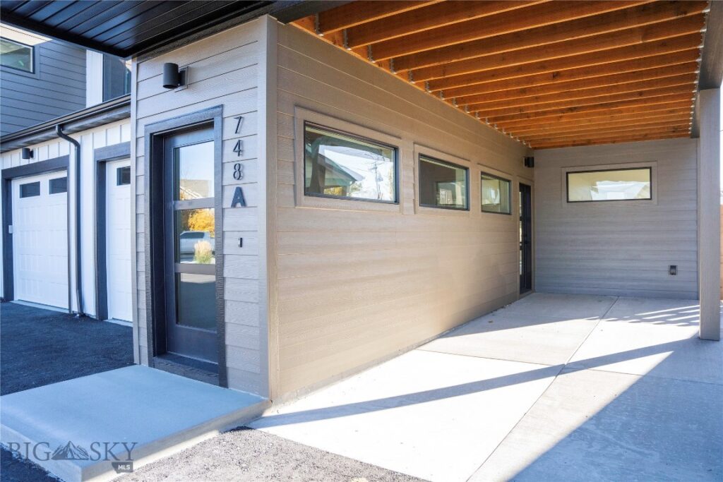 748 Rogers Way