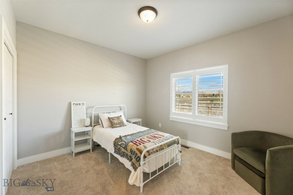 78 Falconers Way