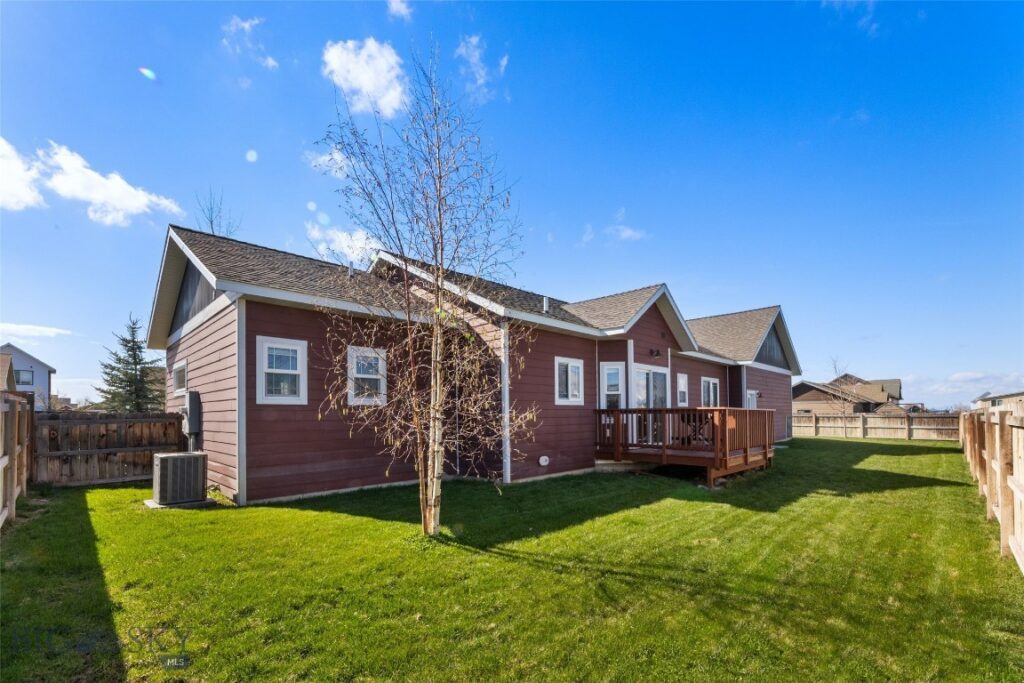 78 Falconers Way