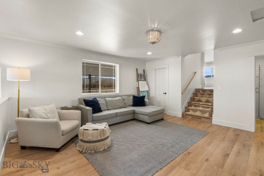 7849 Cottonwood Road