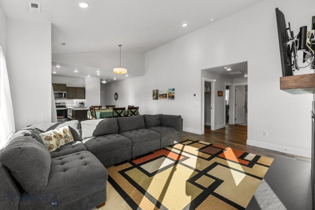 8 N Eldorado Avenue