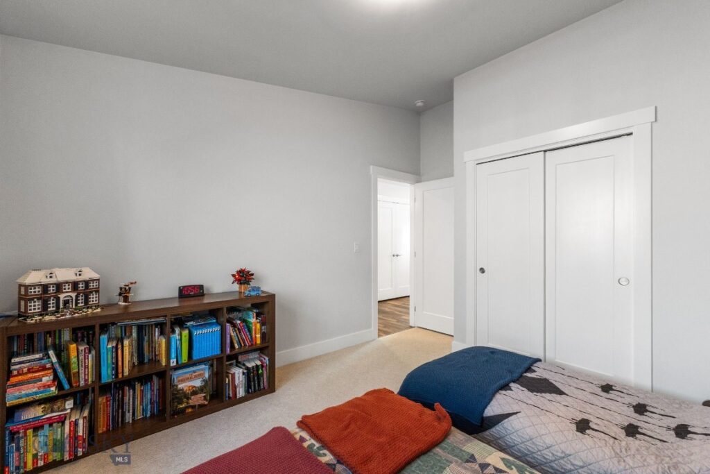 8 N Eldorado Avenue