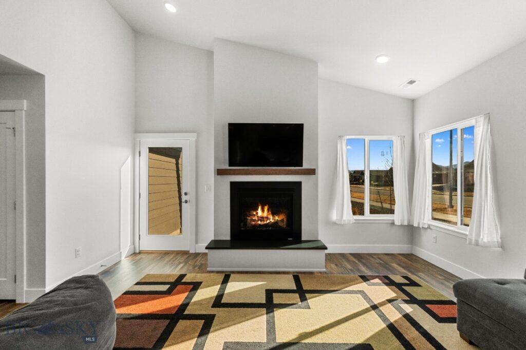 8 N Eldorado Avenue
