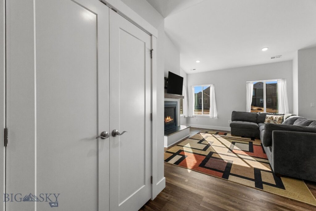 8 N Eldorado Avenue