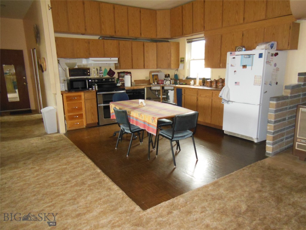 8050 S Leverich Road