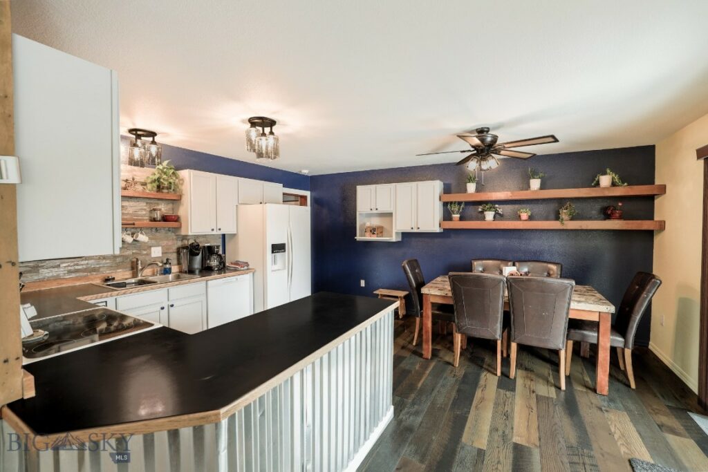 806 Mantle