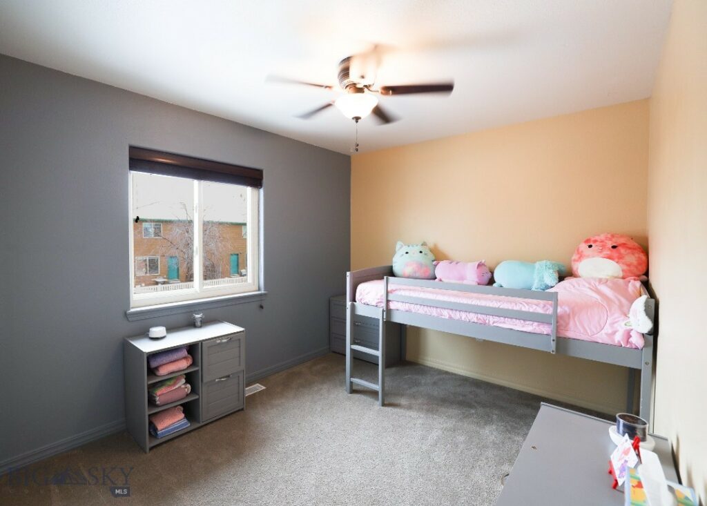 806 Mantle