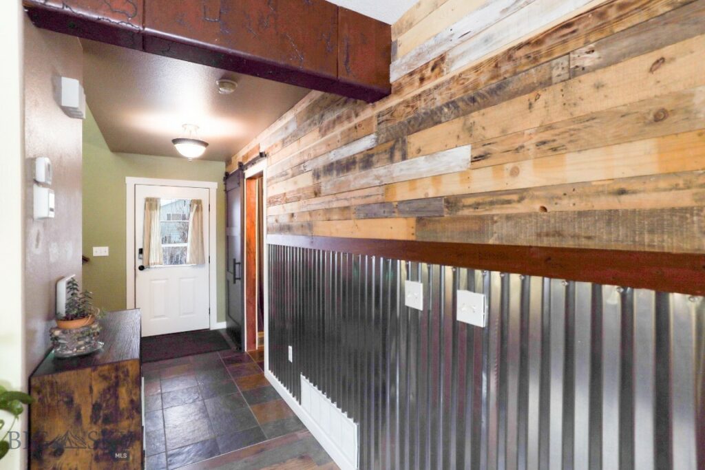 806 Mantle