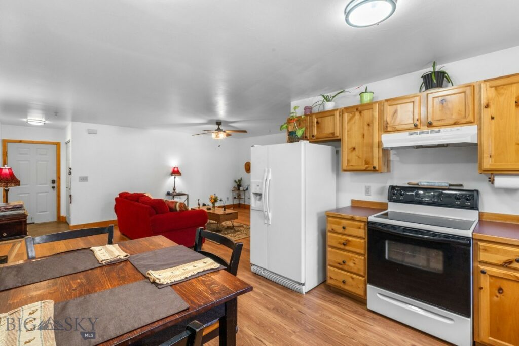81 10th Street