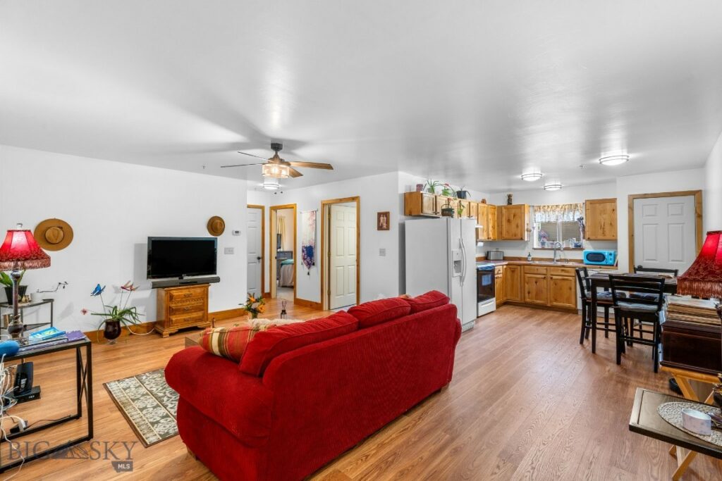 81 10th Street