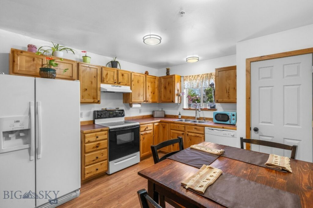 81 10th Street