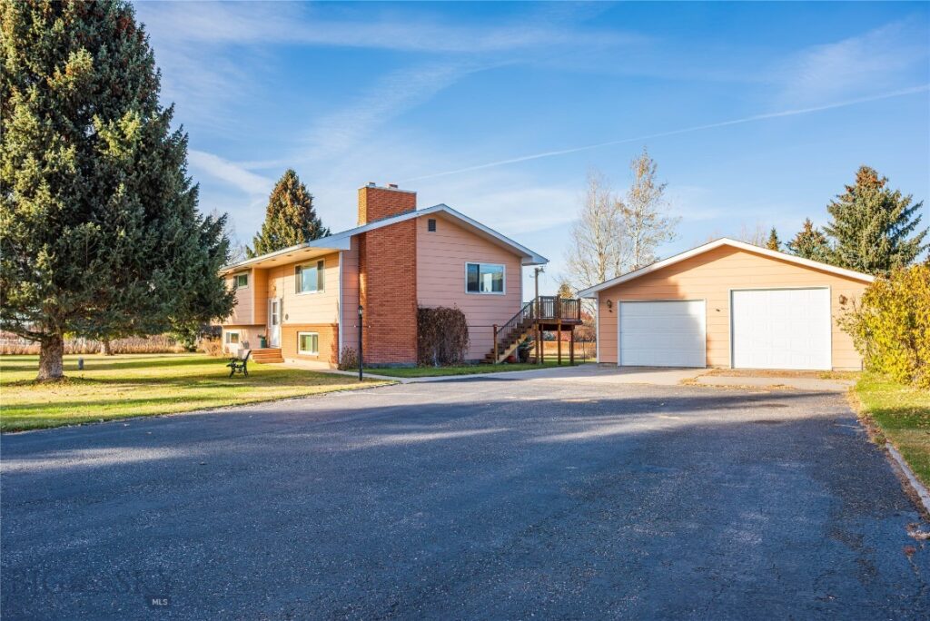 815 Alpine Way