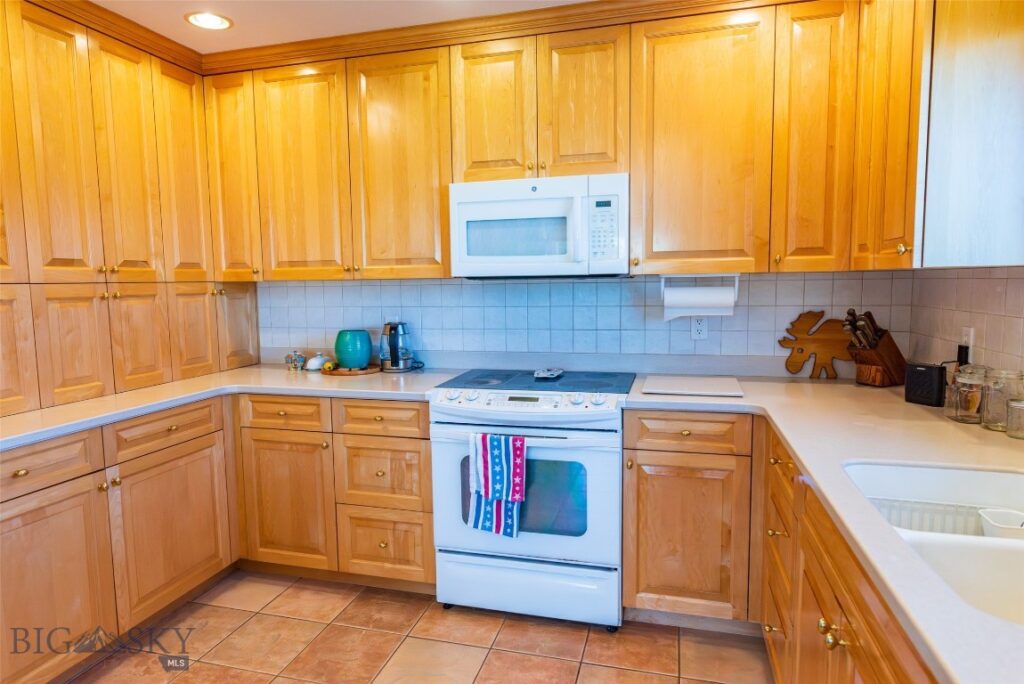 815 Alpine Way