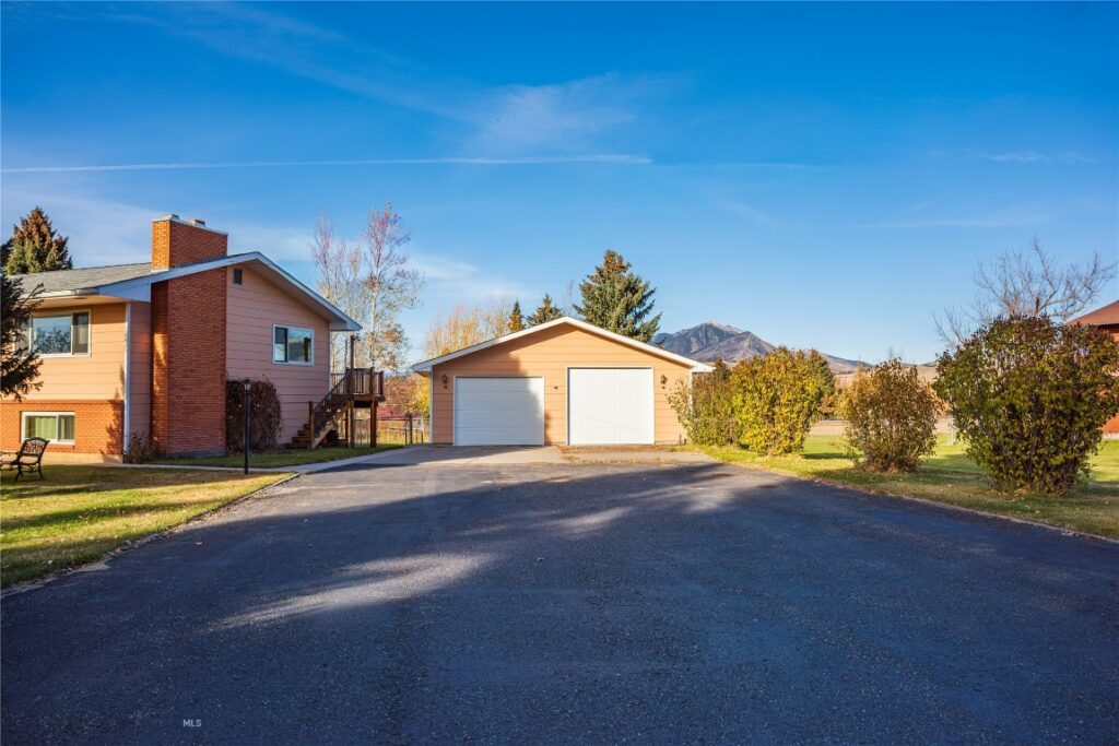 815 Alpine Way