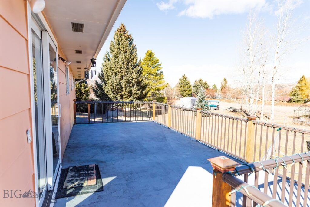 815 Alpine Way