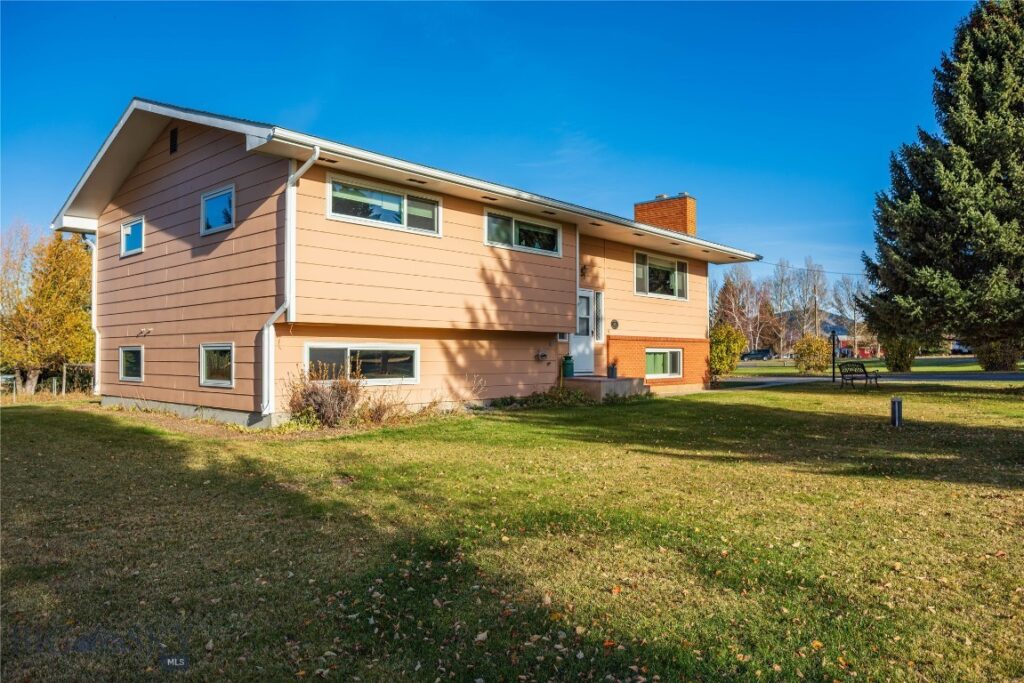 815 Alpine Way