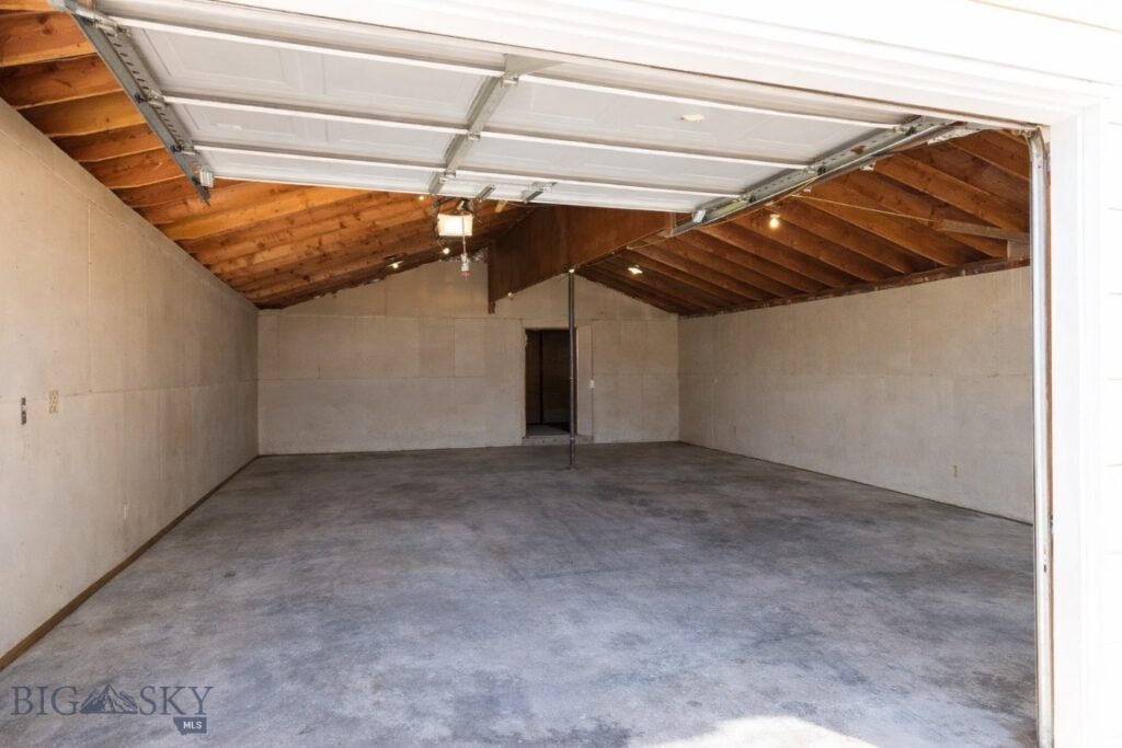 815 Alpine Way