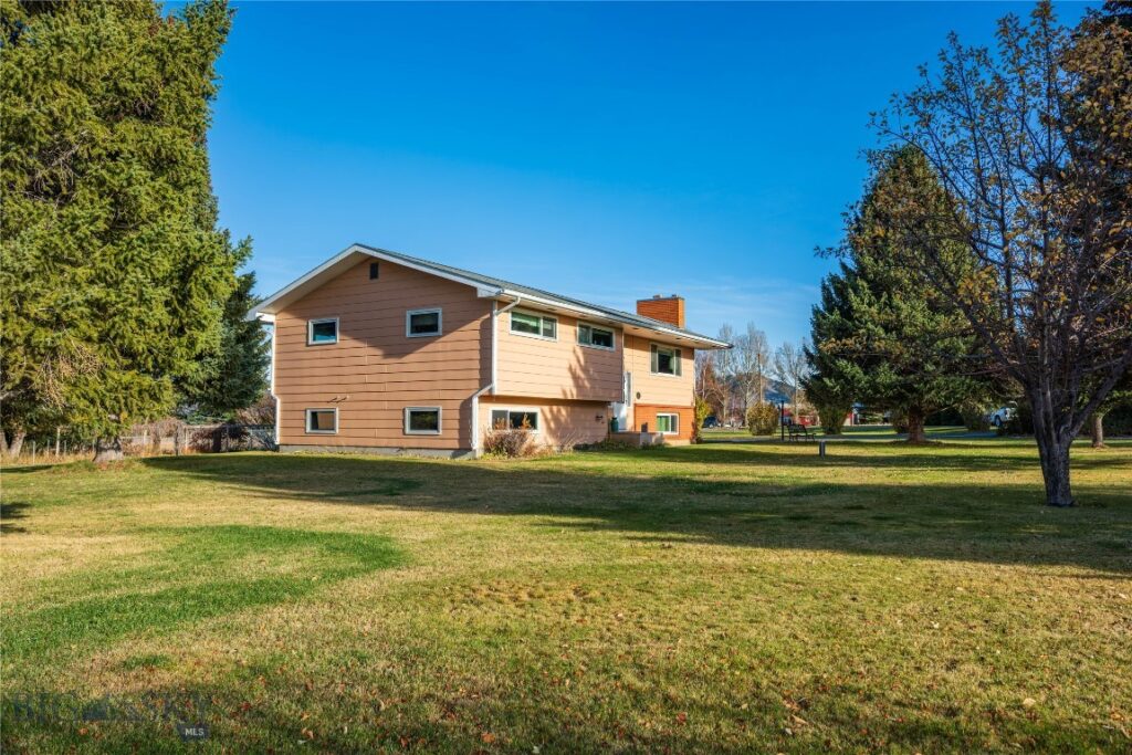 815 Alpine Way