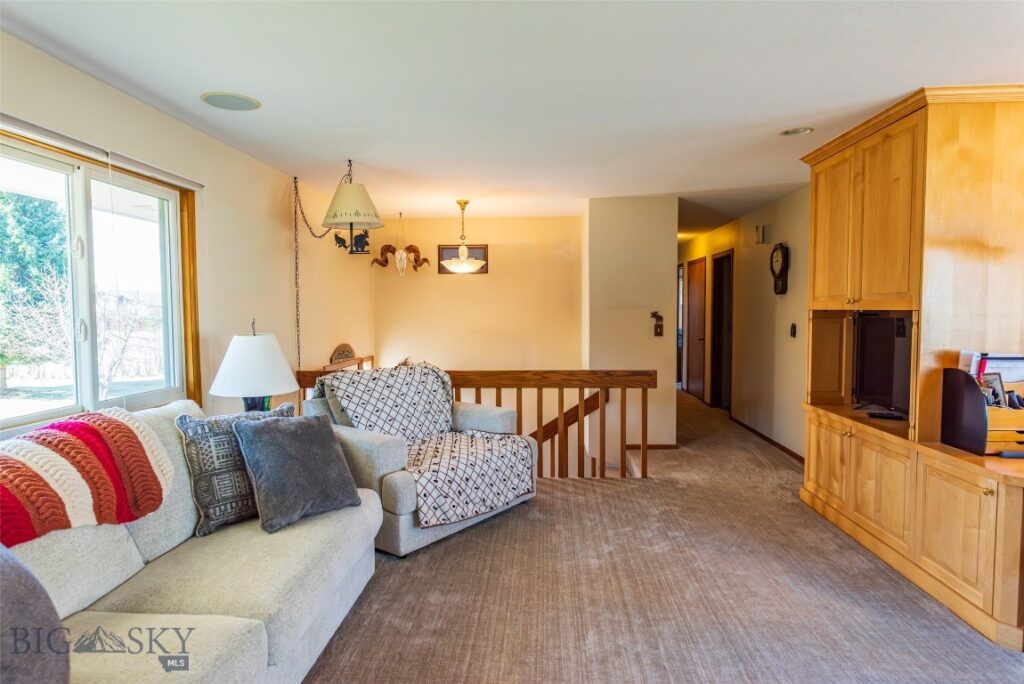 815 Alpine Way