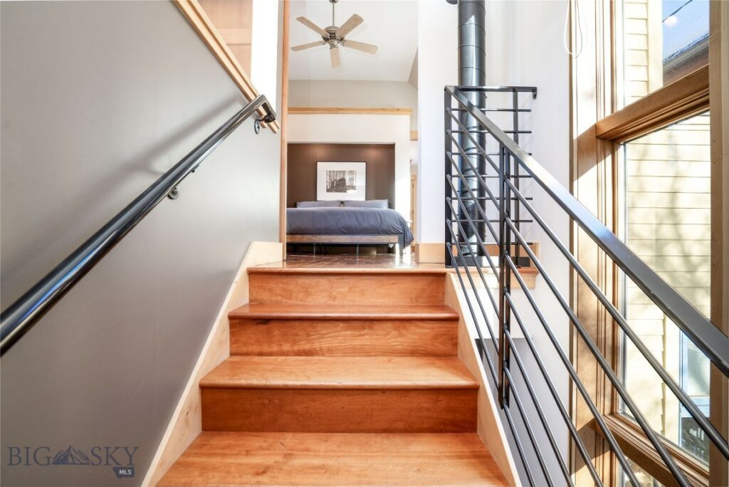 82 E Magnolia