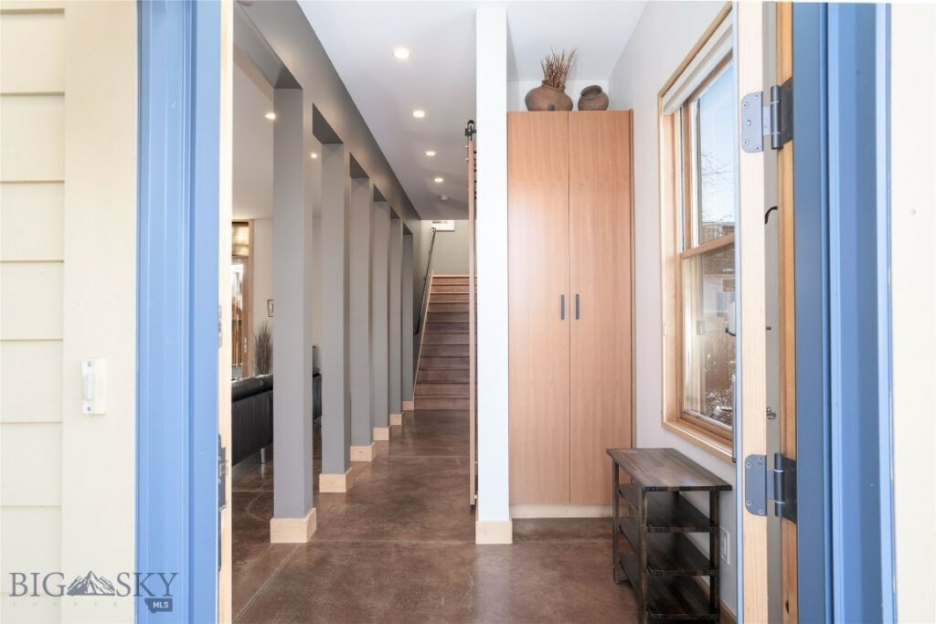 82 E Magnolia