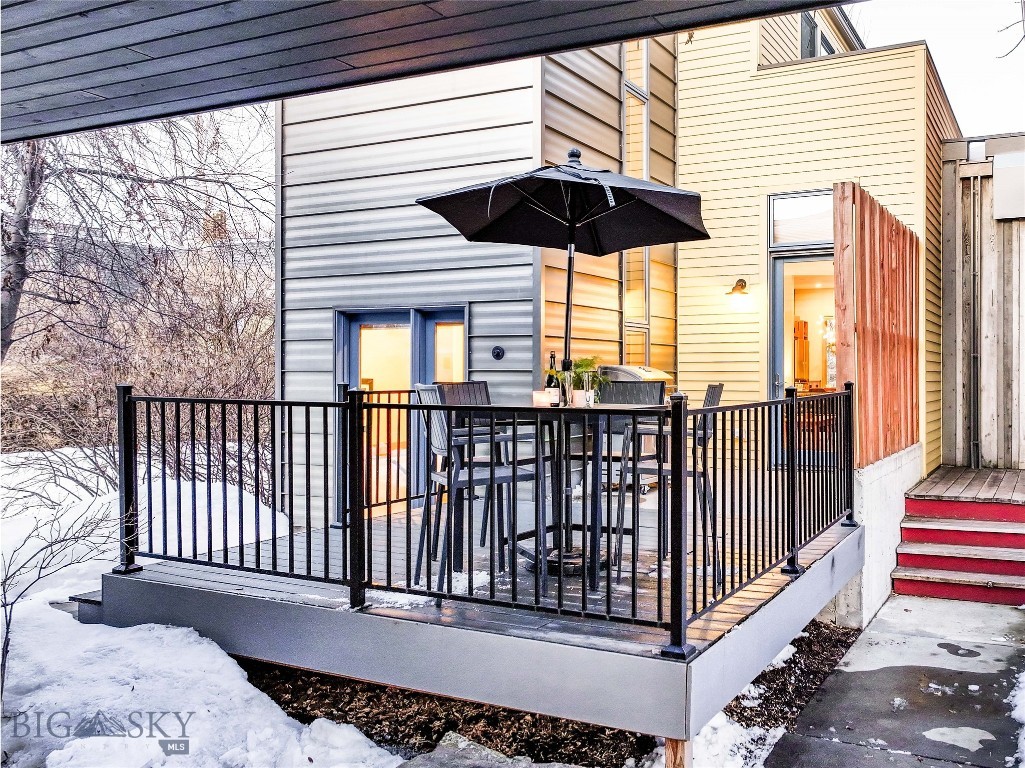 82 E Magnolia