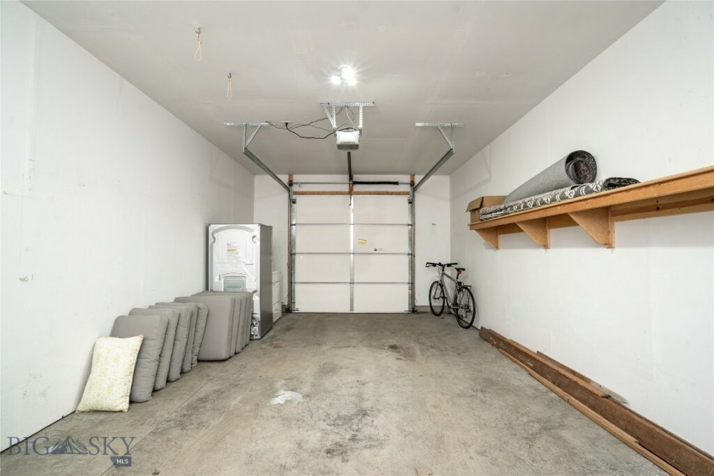 82 E Magnolia