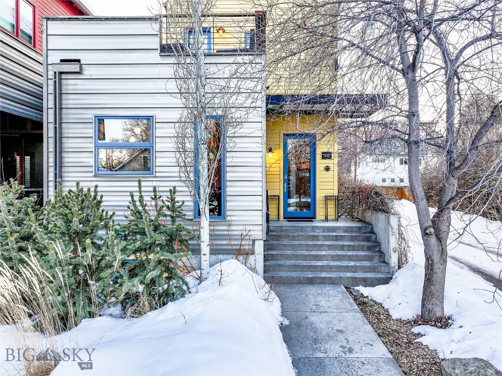 82 E Magnolia