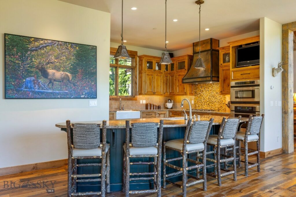 83 Peaks View Drive