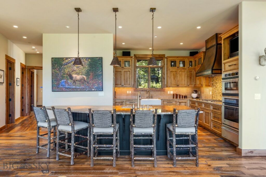 83 Peaks View Drive
