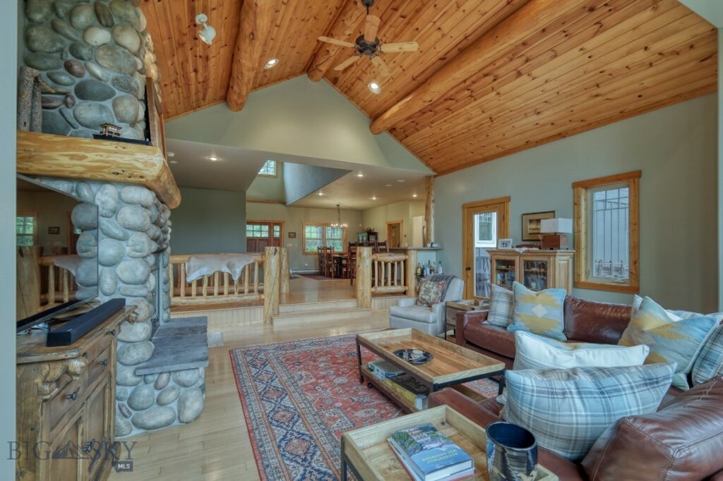 83 W Pine Cone Terrace