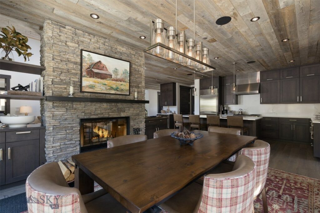 85 North Outlook Loop