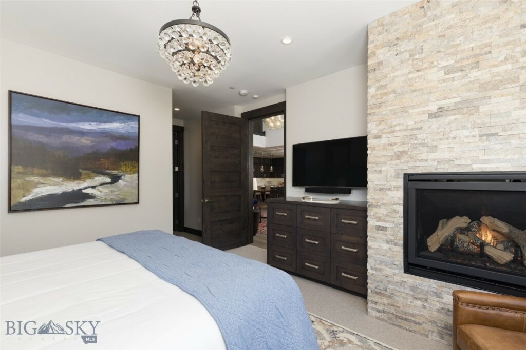 85 North Outlook Loop