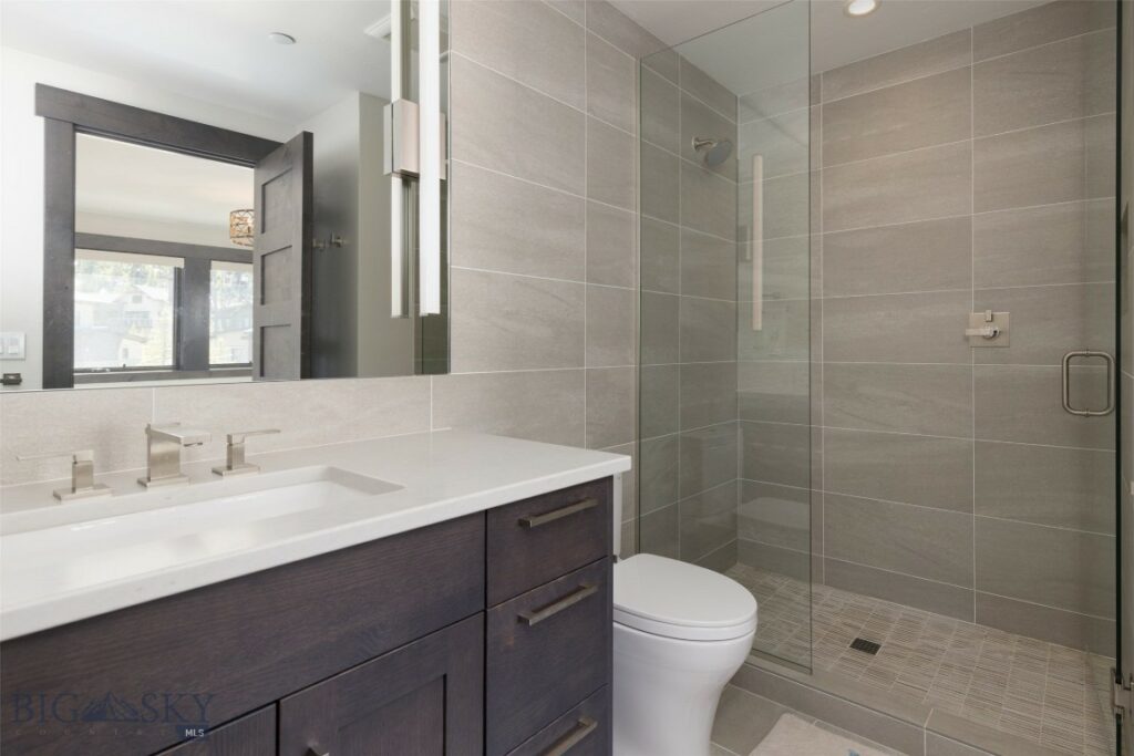 85 North Outlook Loop